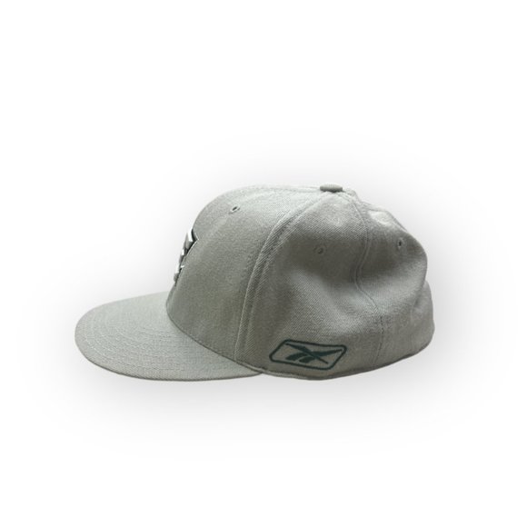 Vintage Reebok Philadelphia Eagles Fitted Hat - Picture 3 of 4